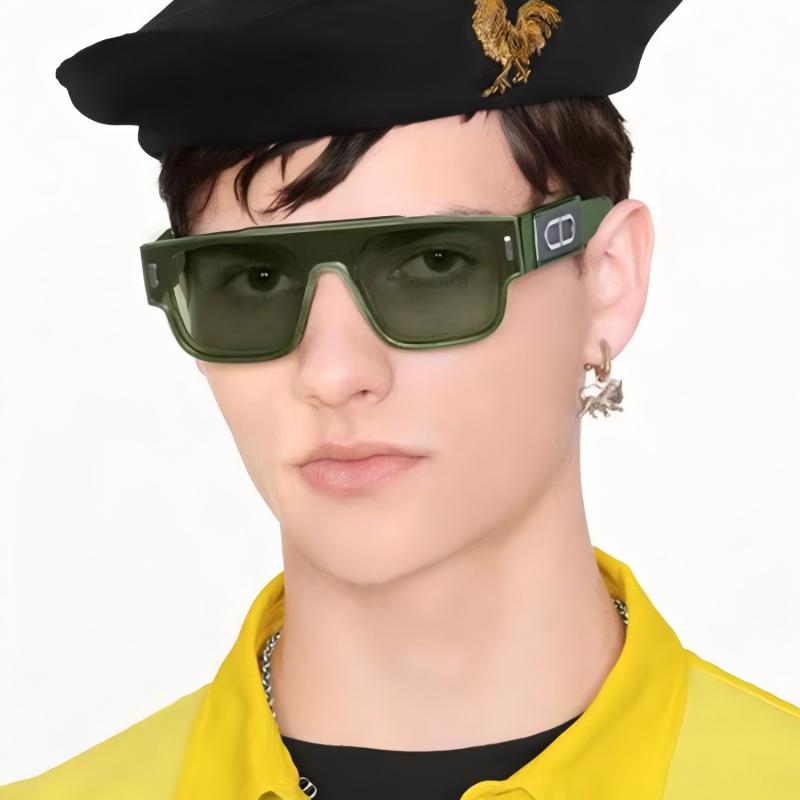 Street Fashion Model - Trendy green square frame sunglasses 2024