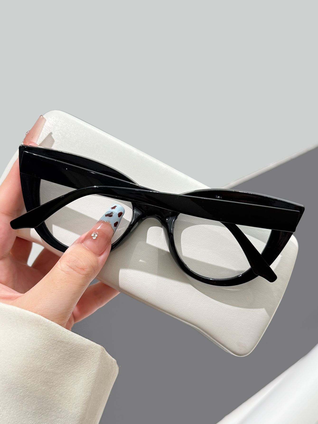 1pc retro black thick frame ca - Girl Fashion Street 评论和价格